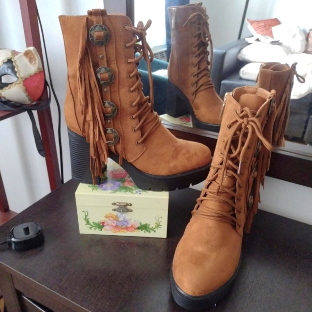 NWOT Brown western mid-calf suede platform boots - Picture 1 of 4
